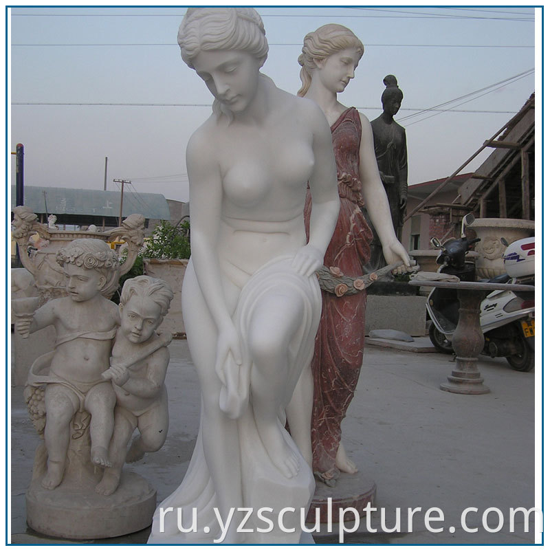 Nude Woman Statue